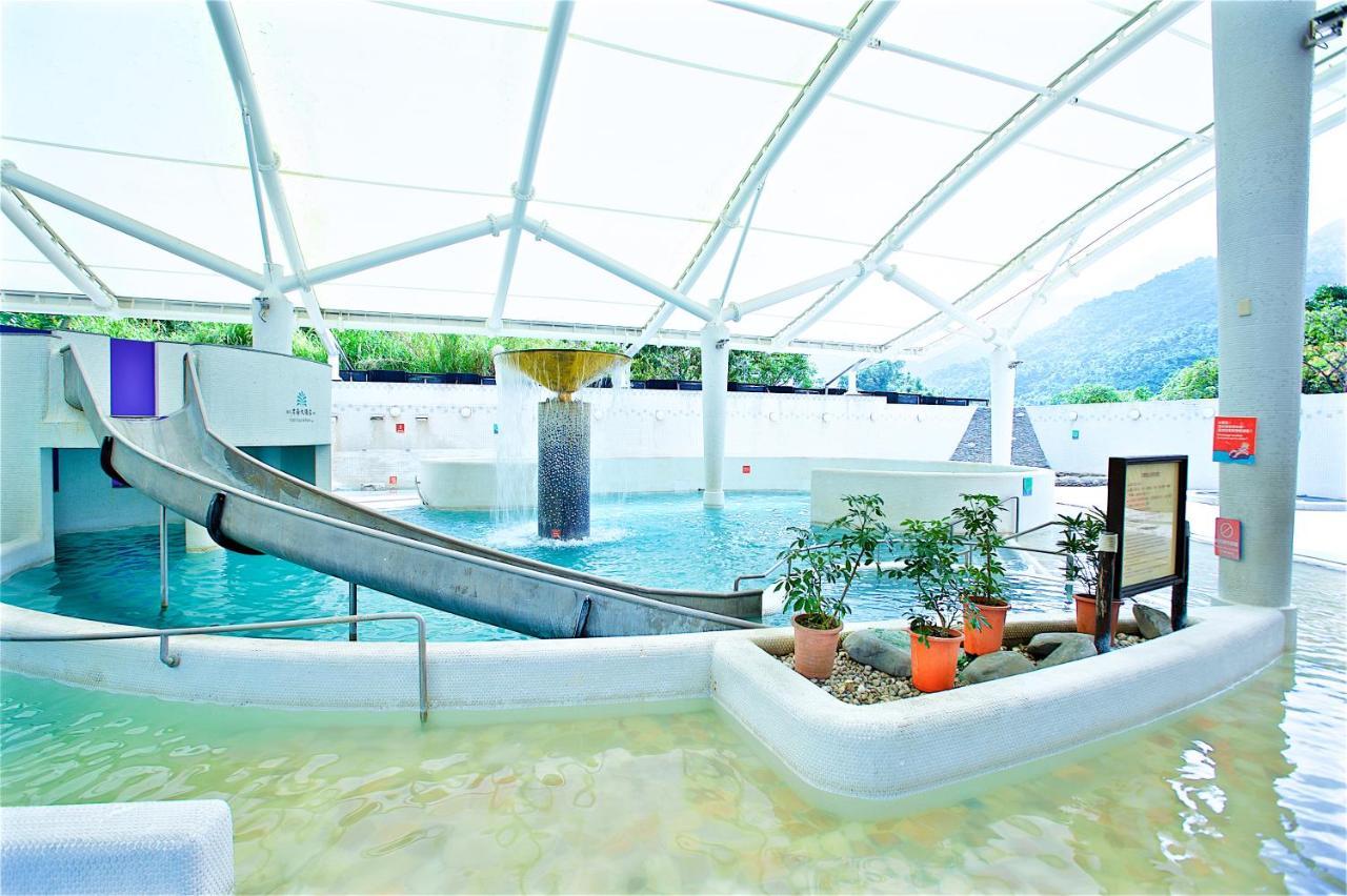 Hotel Royal Chihpin Wenquan Екстер'єр фото The indoor pool