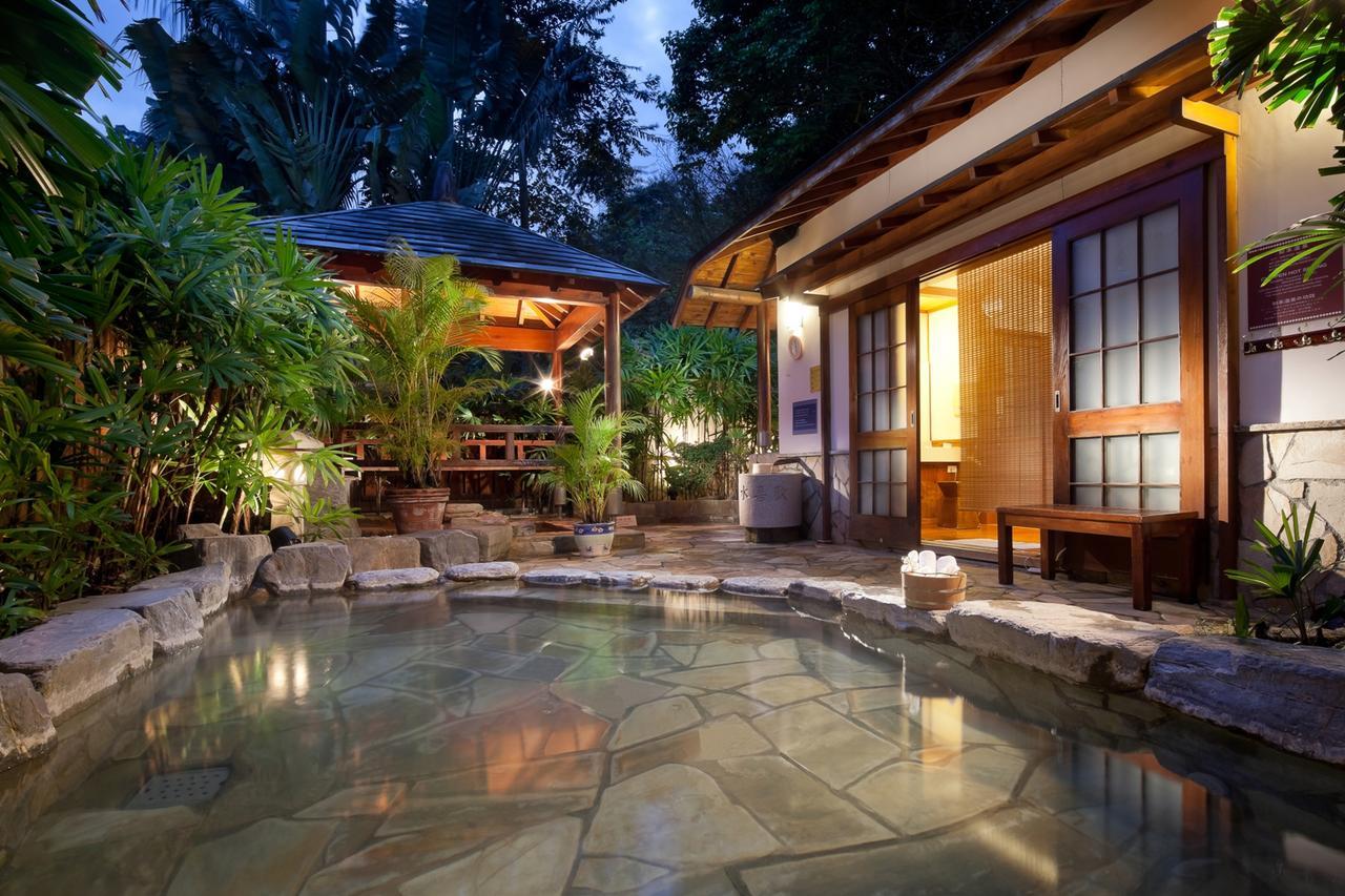 Hotel Royal Chihpin Wenquan Екстер'єр фото A private onsen
